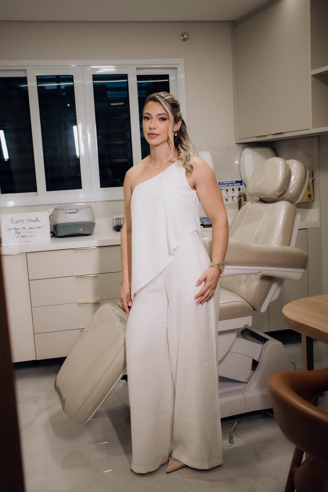 Viviane Fonseca na inauguração de sua clínica